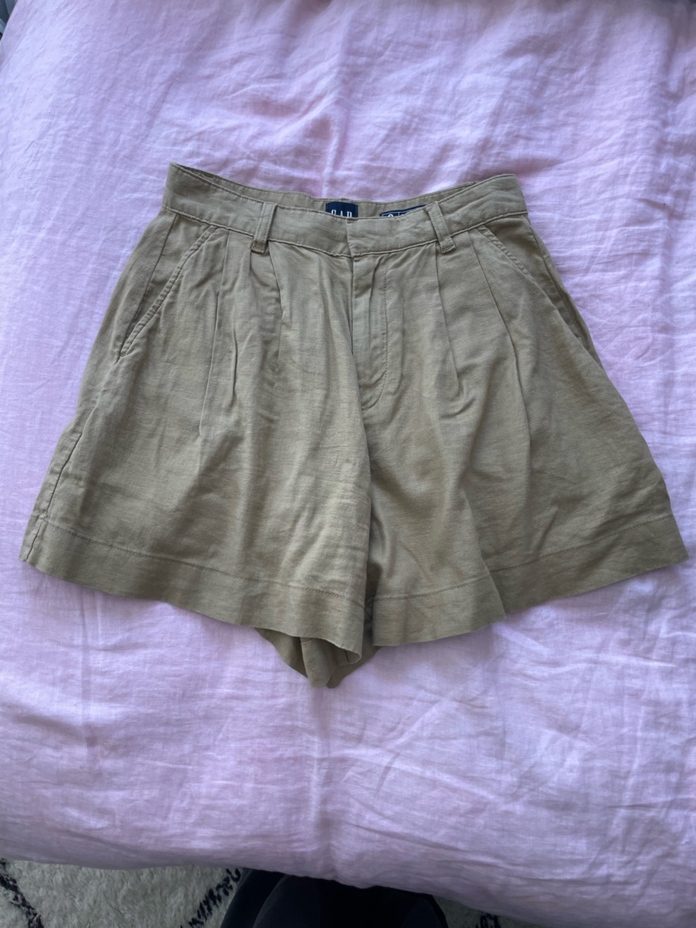GAP Olive Green High-Waist Pleated Women's Shorts